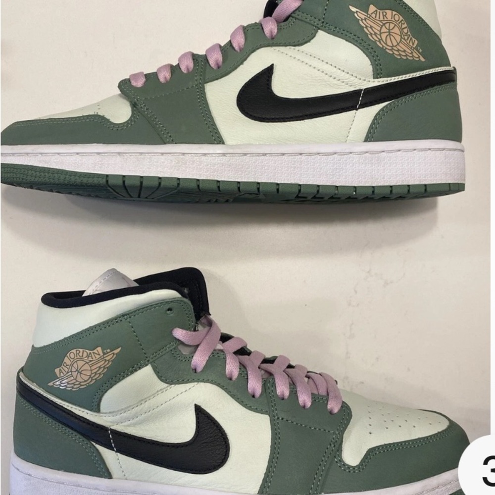Jordan 1 Mid SE Dutch Green Sneakers  size 7.5 women brand new